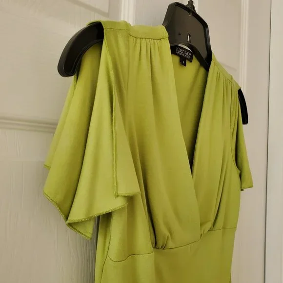 Karen Kane Slit Short Sleeve Ruched V-neck Top | Like New | XSP | Chartreuse - Picture 4 of 10